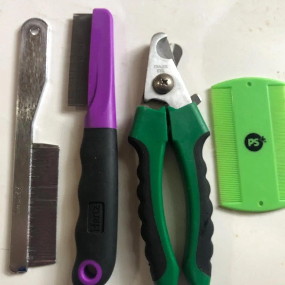 PET GROOMING TOOLS lot of 4 --Twinco, Hartz, Pet suppy+